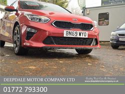 Red Used 2019 Kia Ceed Hatchback | £12,490 (Fair price)
