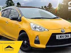 Yellow Used 2014 Toyota Yaris Hybrid | £6,999 (Fair price)