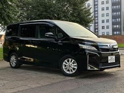 Black Used 2018 Toyota Noah MPV | £16,495 (Fair price)
