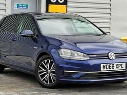 Blue Used 2019 VW Golf VII SE Hatchback | £9,999 (Fair price)