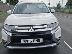 White Used 2016 Mitsubishi Outlander SUV | £6,400 (Good price)