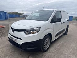 White Used 2022 Toyota Proace Active Van | £10,995 (Fair price)