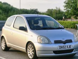 Silver Used 2002 Toyota Yaris SR Hatchback | £695 (Good price)