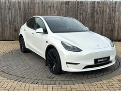 White Used 2022 Tesla Model Y Long Range AWD SUV | £27,999 (A bit pricey)