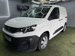 White Used 2020 Peugeot Partner MPV | £7,995 (Super price)