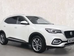 White Used 2022 MG HS Exclusive SUV | £16,777 (Fair price)