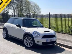 White Used 2011 Mini Cooper S Hatch Hatchback | £3,995 (Good price)