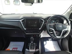 Orange Used 2022 Isuzu D-Max Pickup | £26,950 (Fair price)