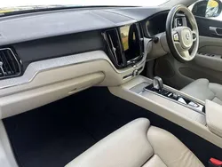 Onyx black Used 2023 Volvo XC60 Plus SUV | £34,392 (Fair price)