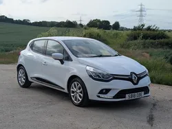 White Used 2018 Renault Clio IV Dynamique Hatchback | £7,995 (Fair price)