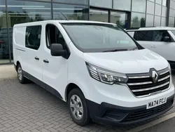 White Used 2024 Renault Trafic Van | £22,800 (Expensive)