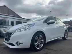 White Used 2015 Peugeot 208 Allure Hatchback | £2,995 (Fair price)