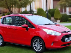 Red Used 2013 Ford Fiesta Titanium Hatchback | £4,395 (Good price)