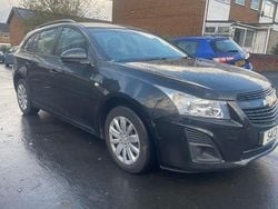 Black Used 2013 Chevrolet Cruze LS Estate | £995 (Super price)