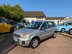 Silver Used 2010 Ford Fusion Zetec Hatchback | £5,995 (Expensive)