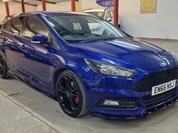 Blue Used 2016 Ford Focus ST Hatchback | £13,500 (Fair price)