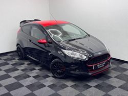 Black Used 2016 Ford Fiesta Zetec Hatchback | £5,900 (Fair price)