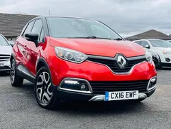 Red/black Used 2016 Renault Captur Signature SUV | £5,695 (Good price)