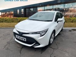 White Used 2020 Toyota Corolla Estate | £15,495 (Fair price)