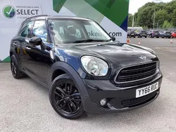 Midnight black Used 2016 Mini Cooper Countryman SUV | £8,100 (Fair price)