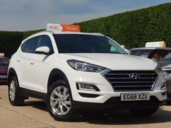 White Used 2019 Hyundai Tucson SE SUV | £11,995 (Fair price)