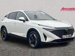 Pearl white New 2025 Nissan Qashqai N-Connecta SUV | £29,275