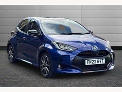 Blue Used 2022 Toyota Yaris Hybrid Hatchback | £16,981 (Fair price)