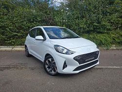 White Used 2024 Hyundai i10 Advanced Hatchback | £15,495 (Fair price)