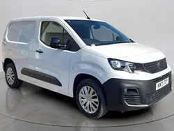 White Used 2022 Peugeot Partner Premium MPV | £10,790 (Good price)