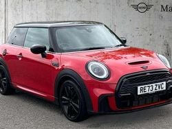 Chili red Used 2024 Mini Cooper S Premium Plus Hatchback | £24,700 (Fair price)
