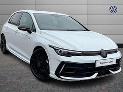 White Used 2025 VW Golf VIII Black Edition Hatchback | £41,291 (Expensive)