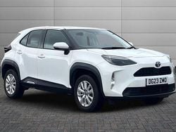 White Used 2023 Toyota Yaris Hybrid SUV | £17,995 (Good price)