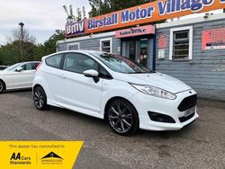 White Used 2017 Ford Fiesta ST-Line Hatchback | £5,995 (Fair price)