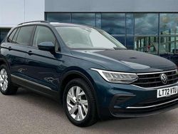 Nightshade blue metallic Used 2022 VW Tiguan Life SUV | £21,390 (Fair price)