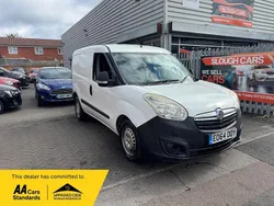 White Used 2014 Vauxhall Combo MPV | £2,495 (Good price)