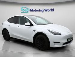 White Used 2022 Tesla Model Y Long Range AWD SUV | £23,000 (Fair price)