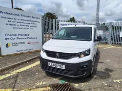 White Used 2019 Peugeot Partner MPV | £9,950 (Fair price)