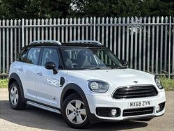 Light white Used 2018 Mini Cooper D Countryman SUV | £12,818 (Fair price)