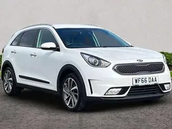 White Used 2016 Kia Niro 3 SUV | £11,175 (A bit pricey)