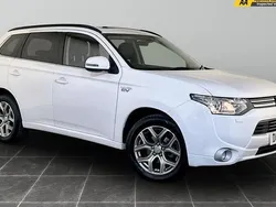 White Used 2015 Mitsubishi Outlander P-HEV Estate | £6,795 (Good price)