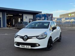 White Used 2016 Renault Clio IV Dynamique Hatchback | £4,250 (Fair price)