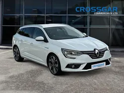 White Used 2018 Renault Mégane GrandTour Signature Estate | £9,450 (Fair price)