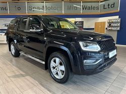Black Used 2019 VW Amarok Highline Pickup | £28,788 (Expensive)