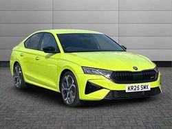 Hyper green Used 2025 Skoda Octavia vRS Hatchback | £31,500 (Expensive)
