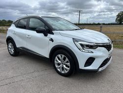White Used 2020 Renault Captur Iconic SUV | £8,999 (Fair price)