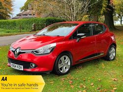 Red Used 2014 Renault Clio IV Dynamique Hatchback | £5,295 (Fair price)