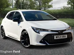 White Used 2021 Toyota Corolla Sport Hatchback | £17,470 (Fair price)