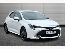 Pure white Used 2019 Toyota Corolla Hatchback | £17,750 (Fair price)