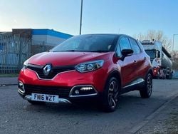 Red Used 2016 Renault Captur Signature SUV | £7,250 (Good price)