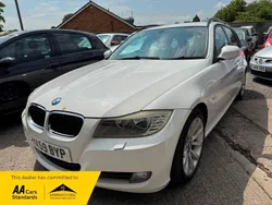 White Used 2009 BMW 320 Estate | £2,995 (Good price)